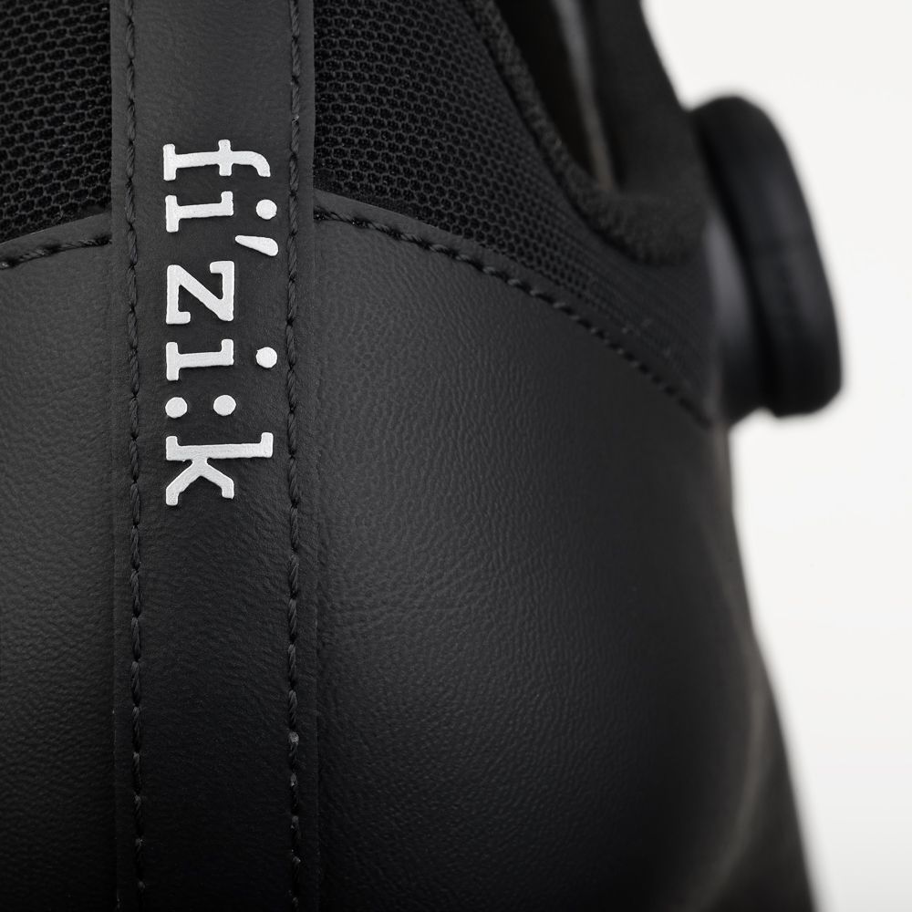 Fizik Vento Omna Black/Black - DC Cycles -  